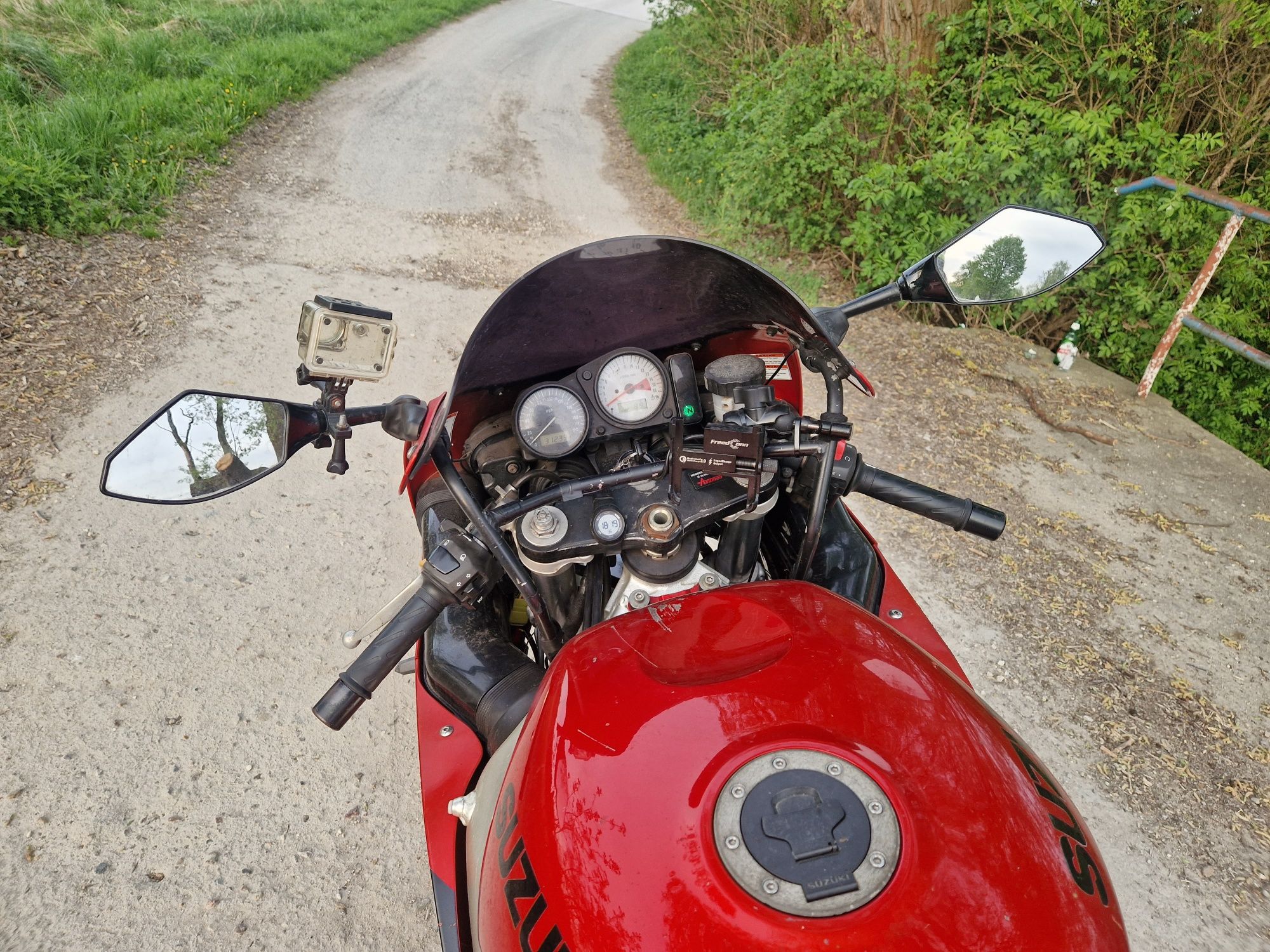 Suzuki GSX-R 600, SRAD