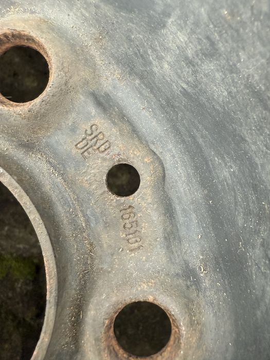 Диски з шинами 5/120, 205/55 р16 стояли на бмв е90