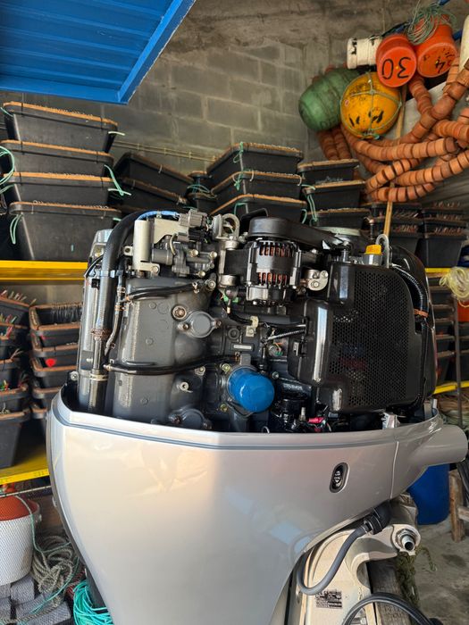 Motor Honda fora de borda 150HP VTEC com 300 hora