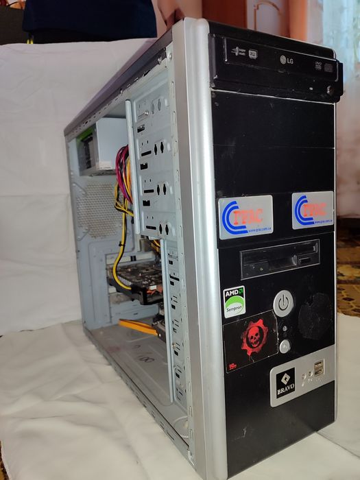 Компютер для роботи та начання.