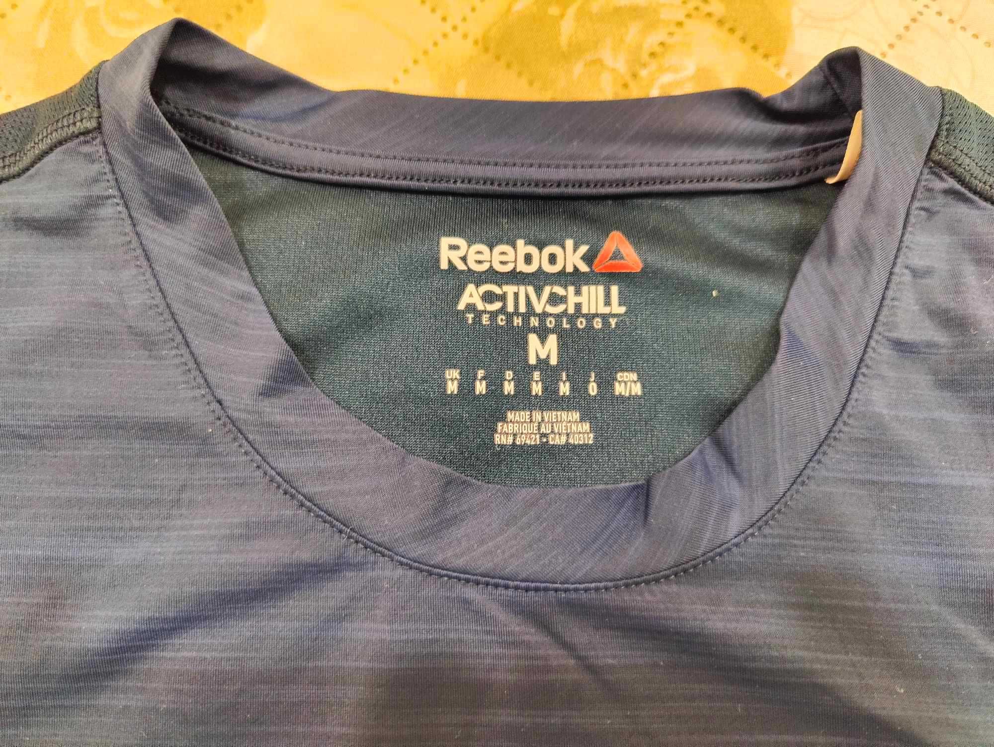 T-shirt Reebok tam. M excelente