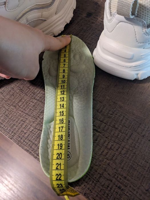 Кросівки демісезонні 35 р