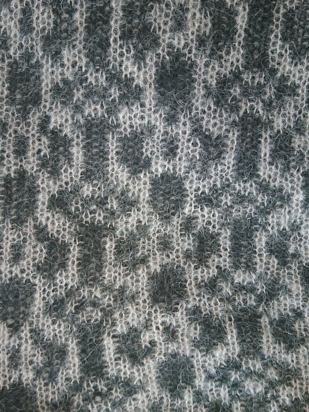 sweter w pepitkę SOLAR