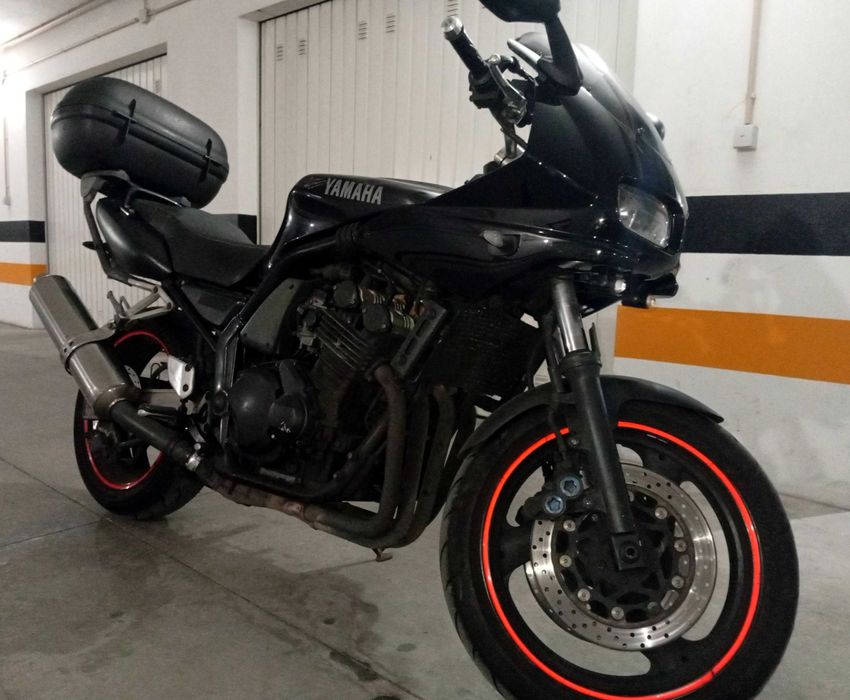 Moto Yamaha FZS 600 Fazer