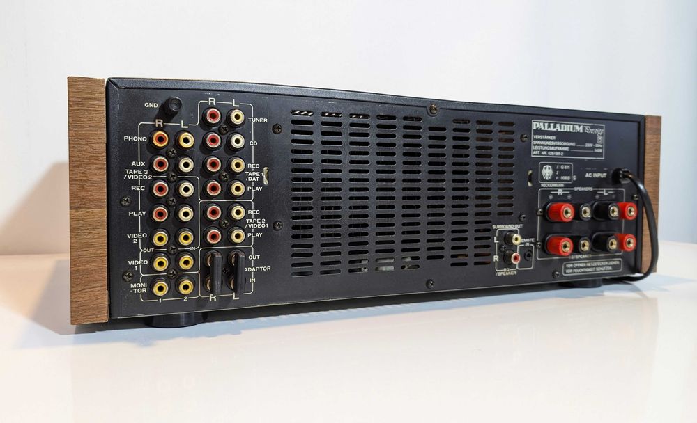 Лімітований підсилювач Palladium Prestige V7000,має 150 Вт\кан\4-16 Ом