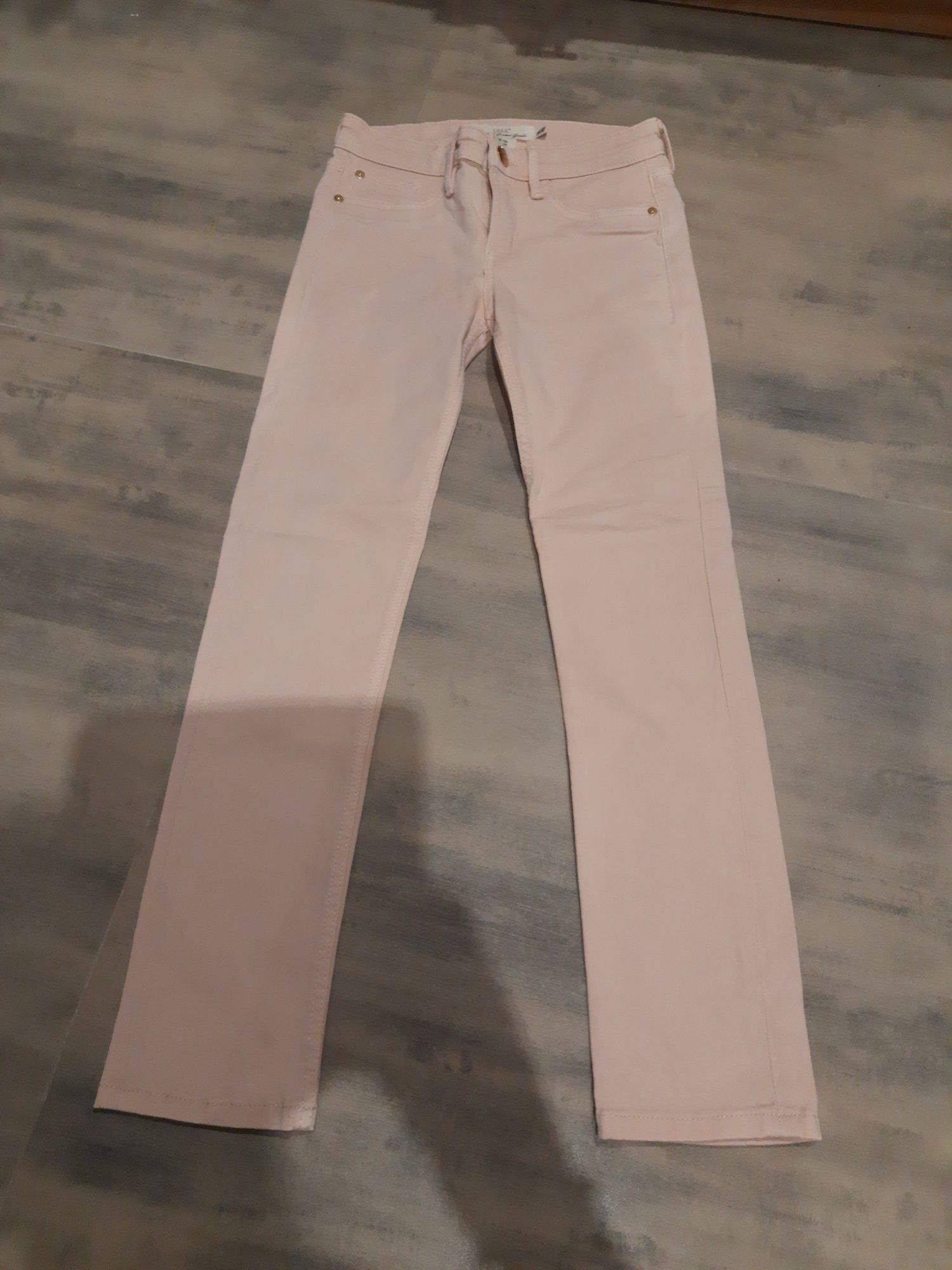 Spodnie jeansowe H&M w rozmiarze 134