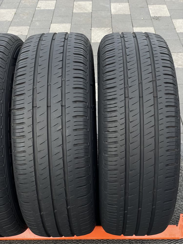 7.7мм 235/65R16C Hankook Вантажні літні шини з Німеччини Sprinter