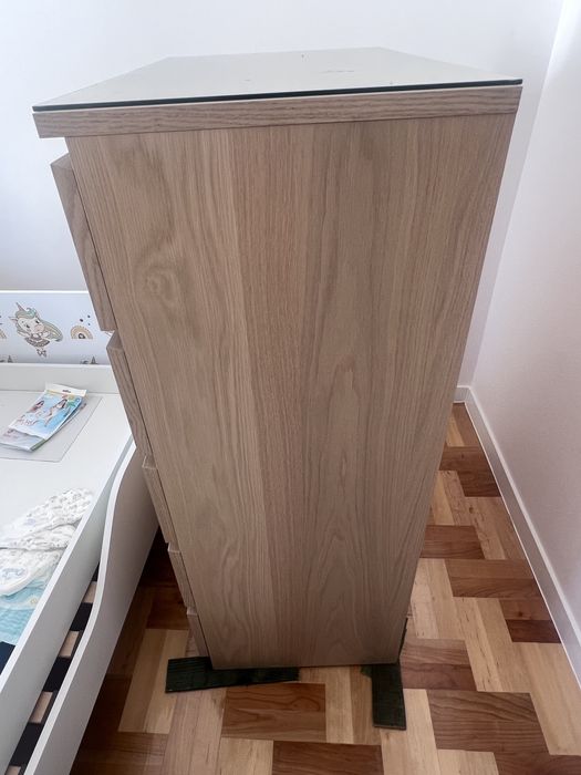 Komoda Ikea Malm okleina dębowa 6 szuflad z szybą na blat