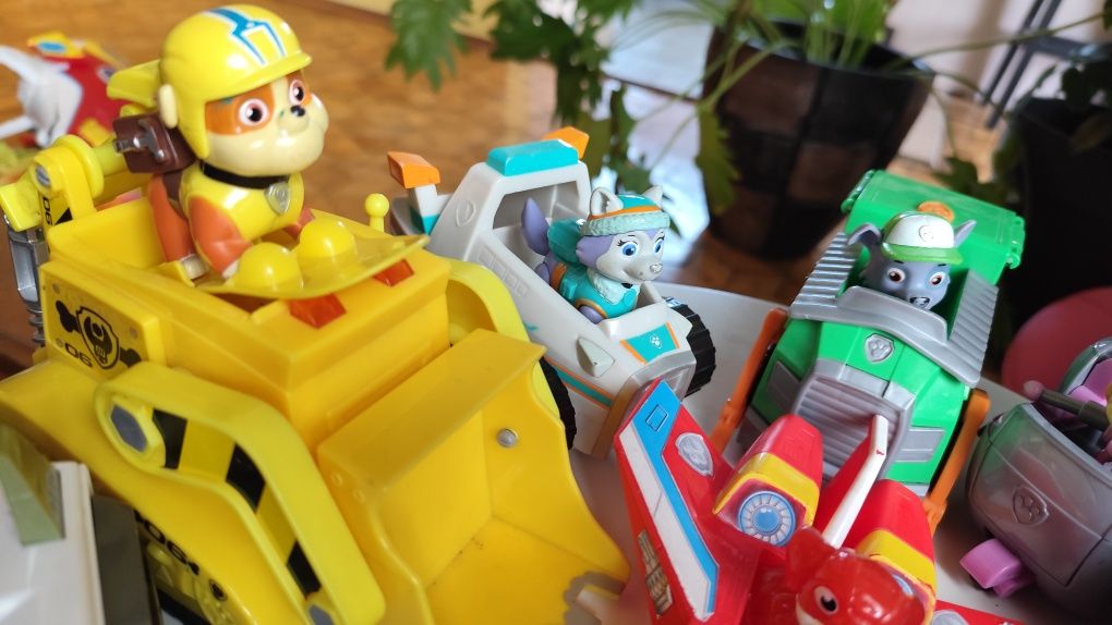 Psi Patrol - zabawki - autka z figurkami
