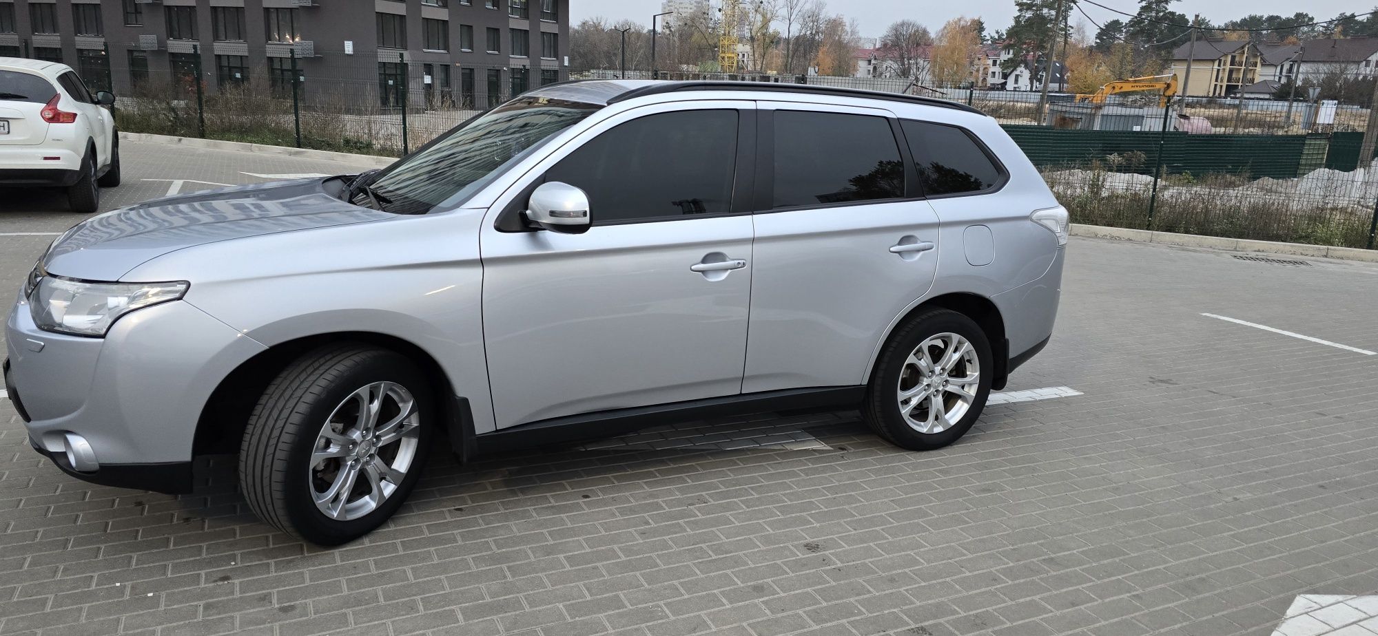 Продам mitsubishi outlander в гарному стані 12-го року