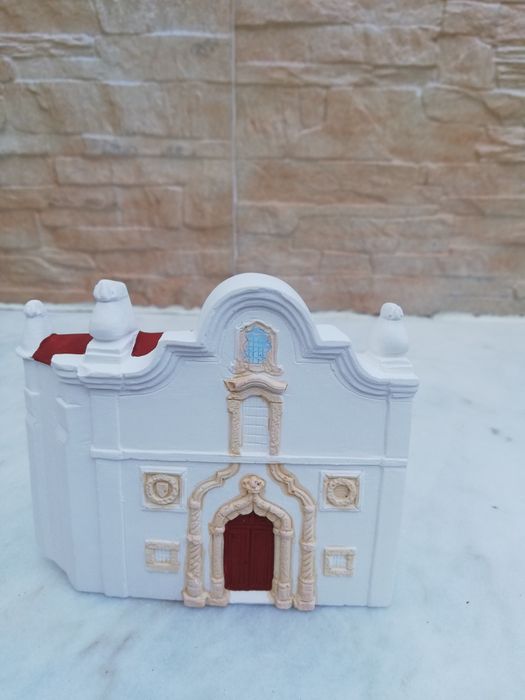 Artigo decorativo - reprodução da fachada de igreja de sines