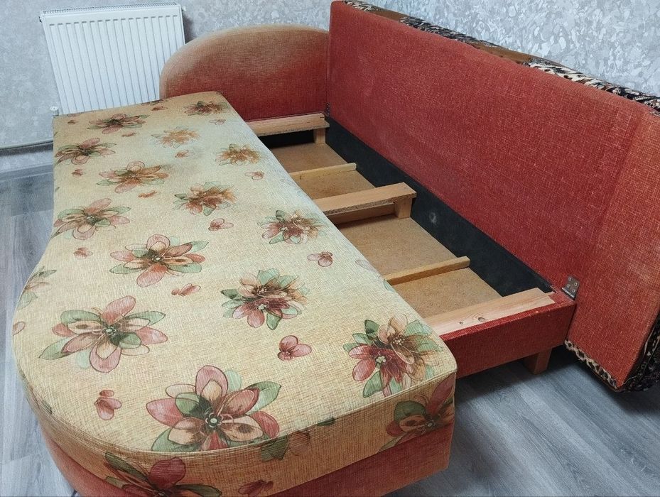 продам диван БУ.