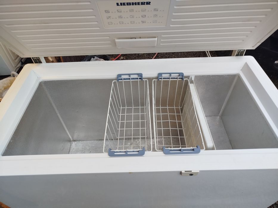 Морозильна камера ларь на 363л LlEBHERR
