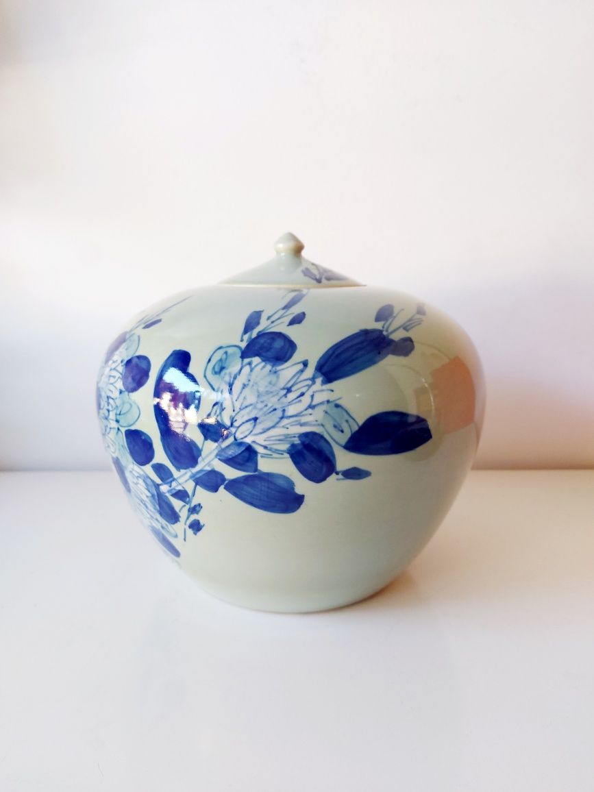 Antigo pote em porcelana chinesa pintado a azul