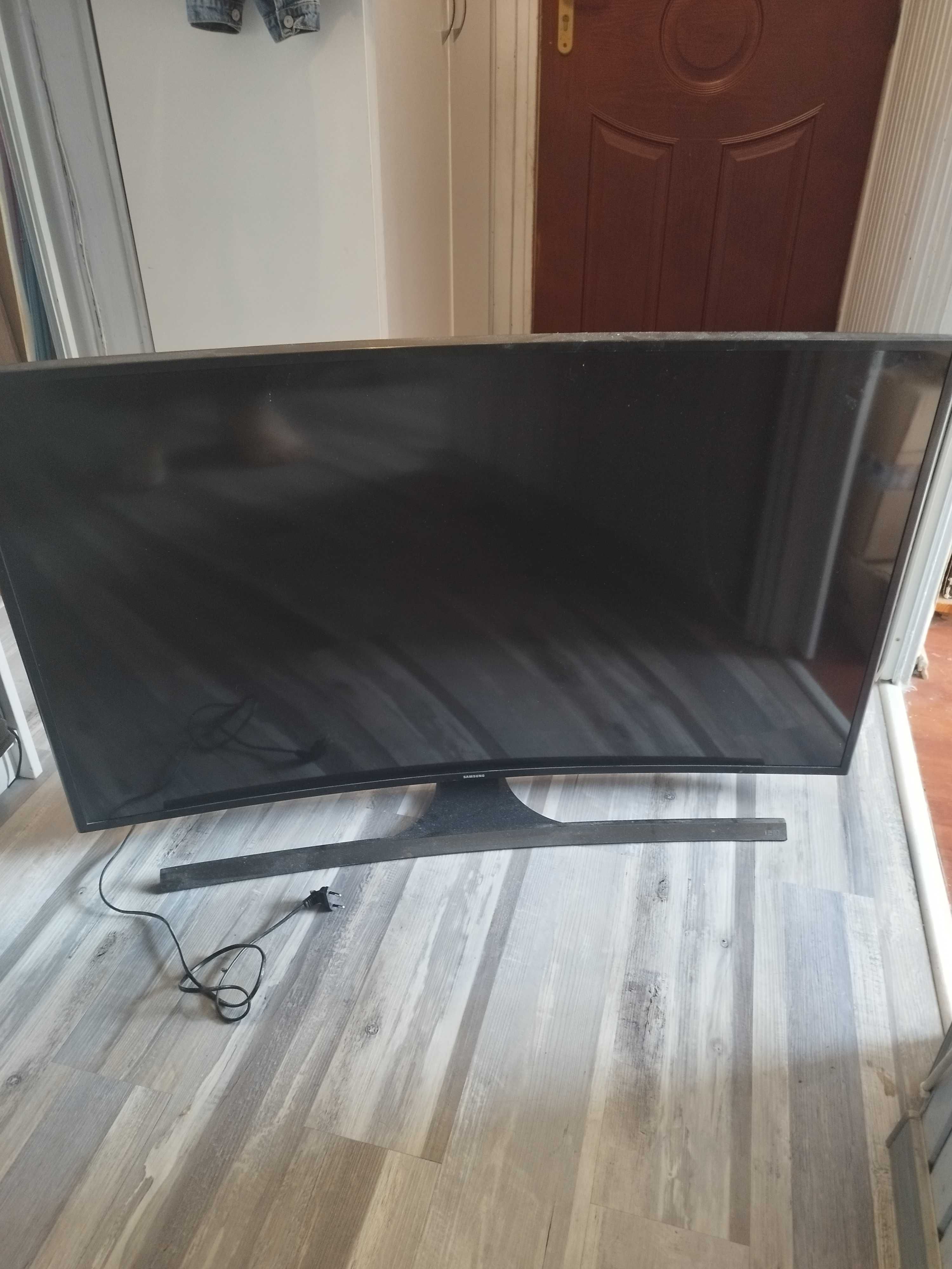 Telewizor Samsung 48 cali zakrzywiony