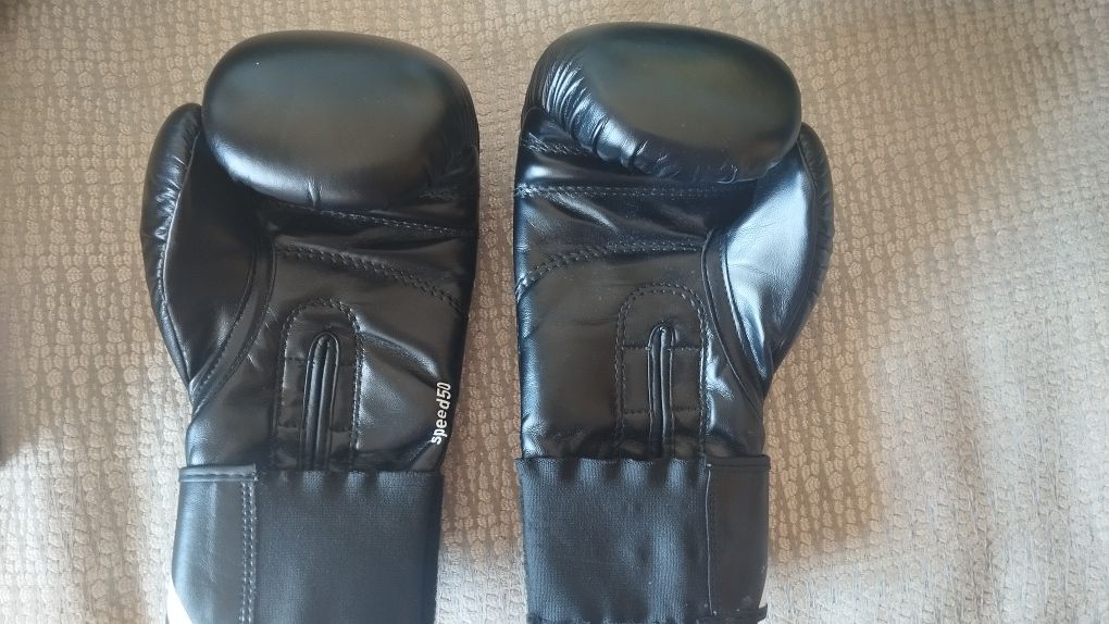 Luvas de boxe como novas