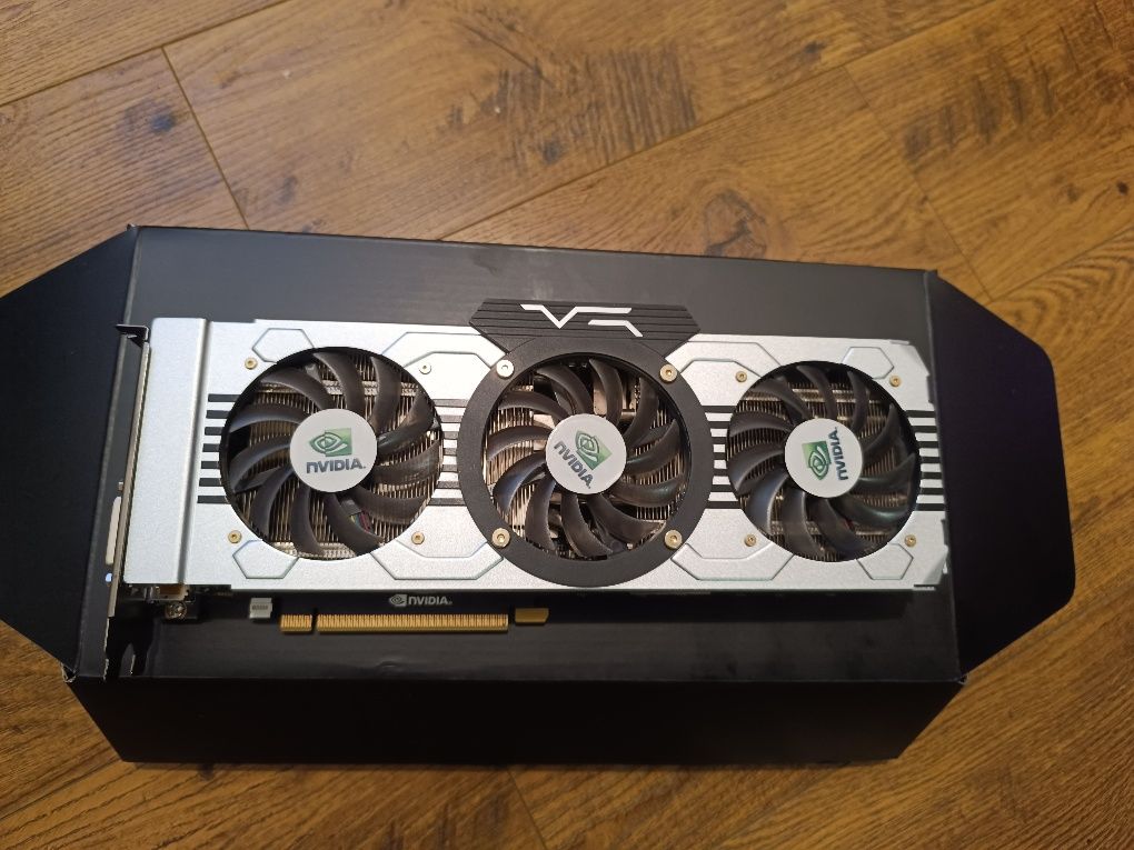 Nvidia 1070 TI GTX Gallrado 8 GB GDDR5 256 bit DVI-D HDMI DP*3 PCL-E3.