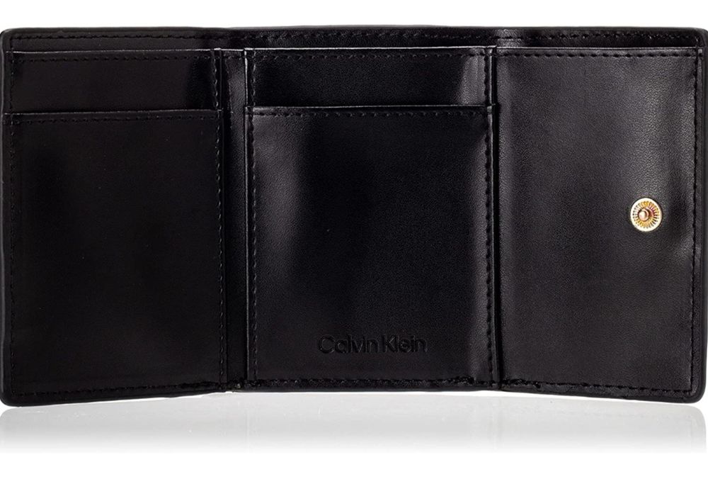 Pack Carteira Mulher Re-Lock Trifold Calvin Klein + Porta chaves