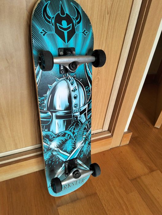 Skateboard em bom estado