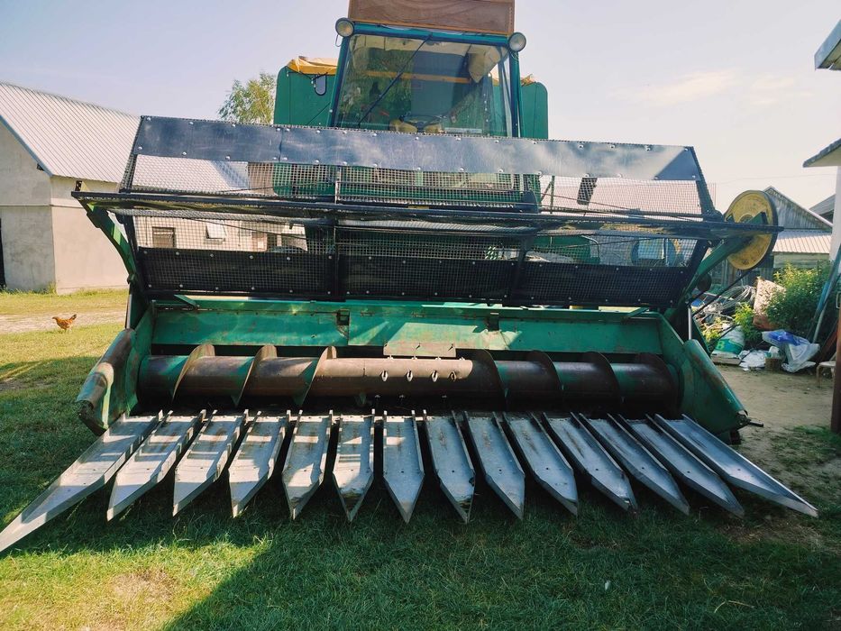 Sprzedam heder do słonecznika John Deere 975 lub 1075