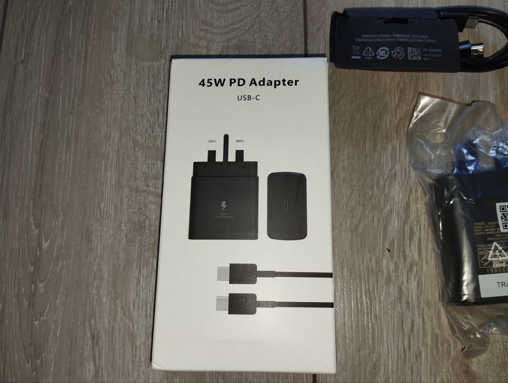 Ładowarka USB-C nowa