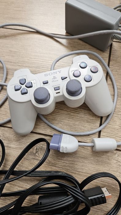 Zestaw Ps1, 2 pady, 3 gry, box