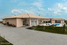 Moradia T4 para venda