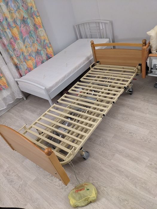 Медична кровать з електроприводом