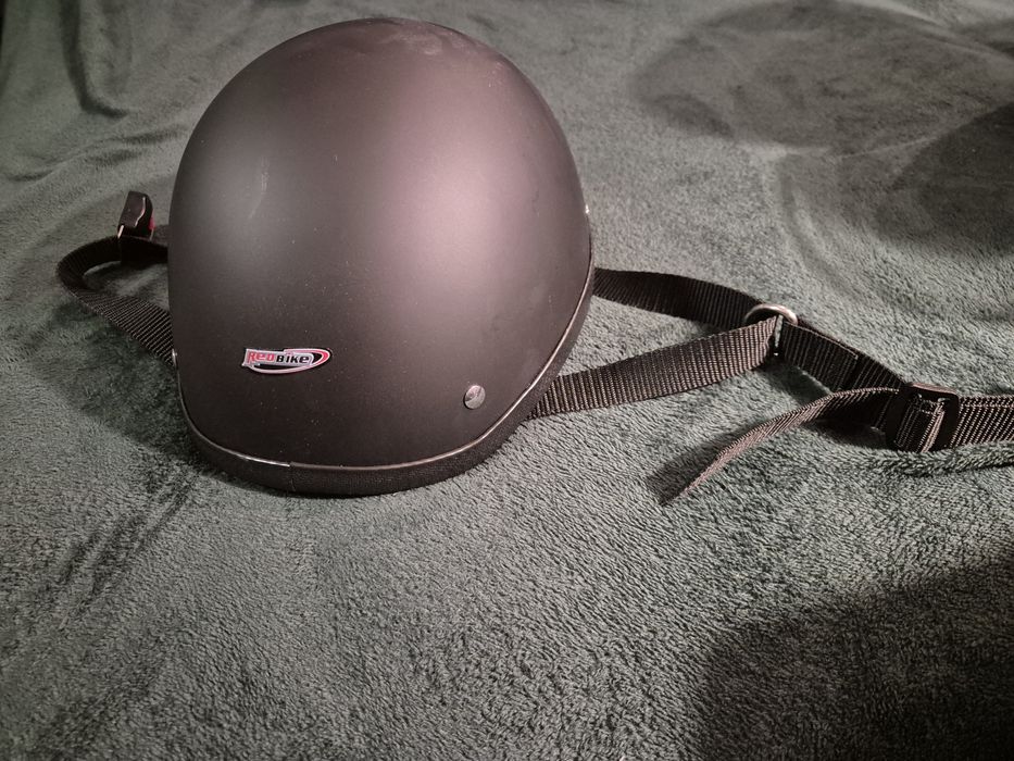 Kultowy kask " orzech"