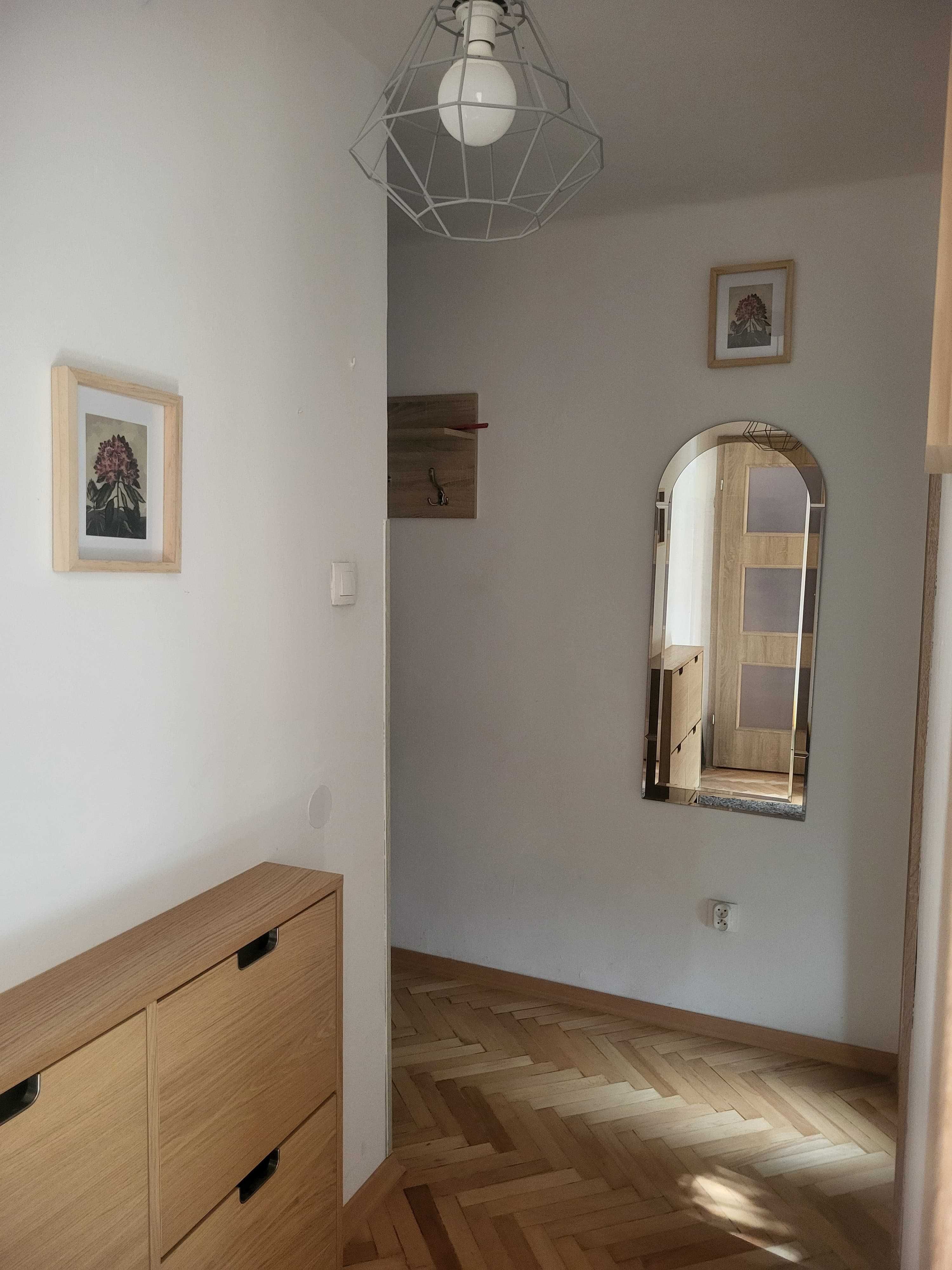 Do wynajęcia 2-pokojowe mieszkanie dla studentów – ul. Weissa – 44 m²