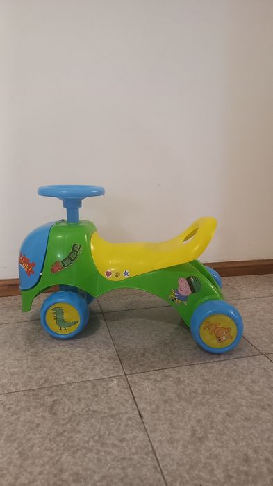 Carro bebé brincar