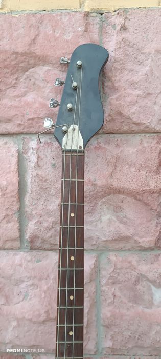 Бас-гітара раритет