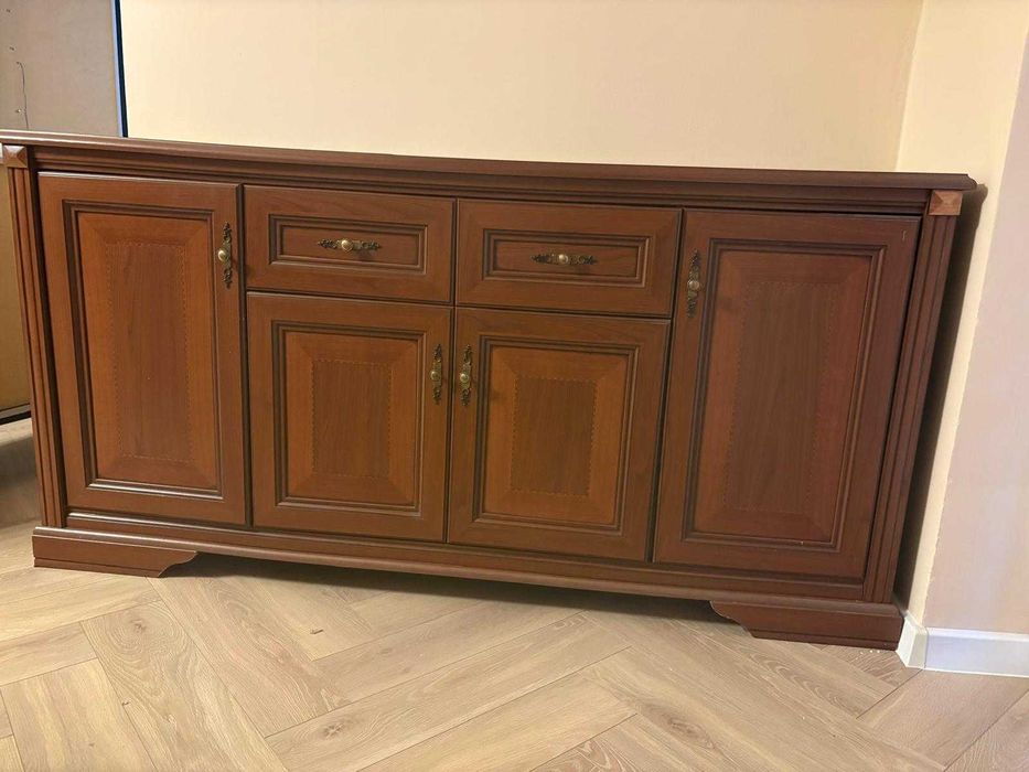 Komoda w kolorze orzech