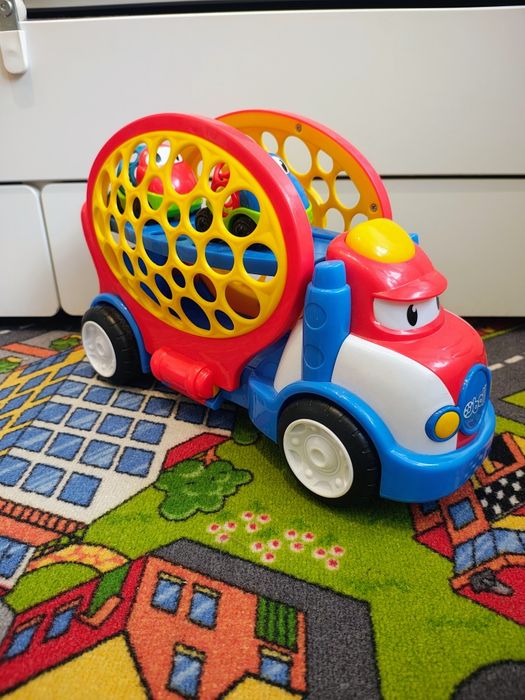 Oball laweta z dwoma autami go grippers