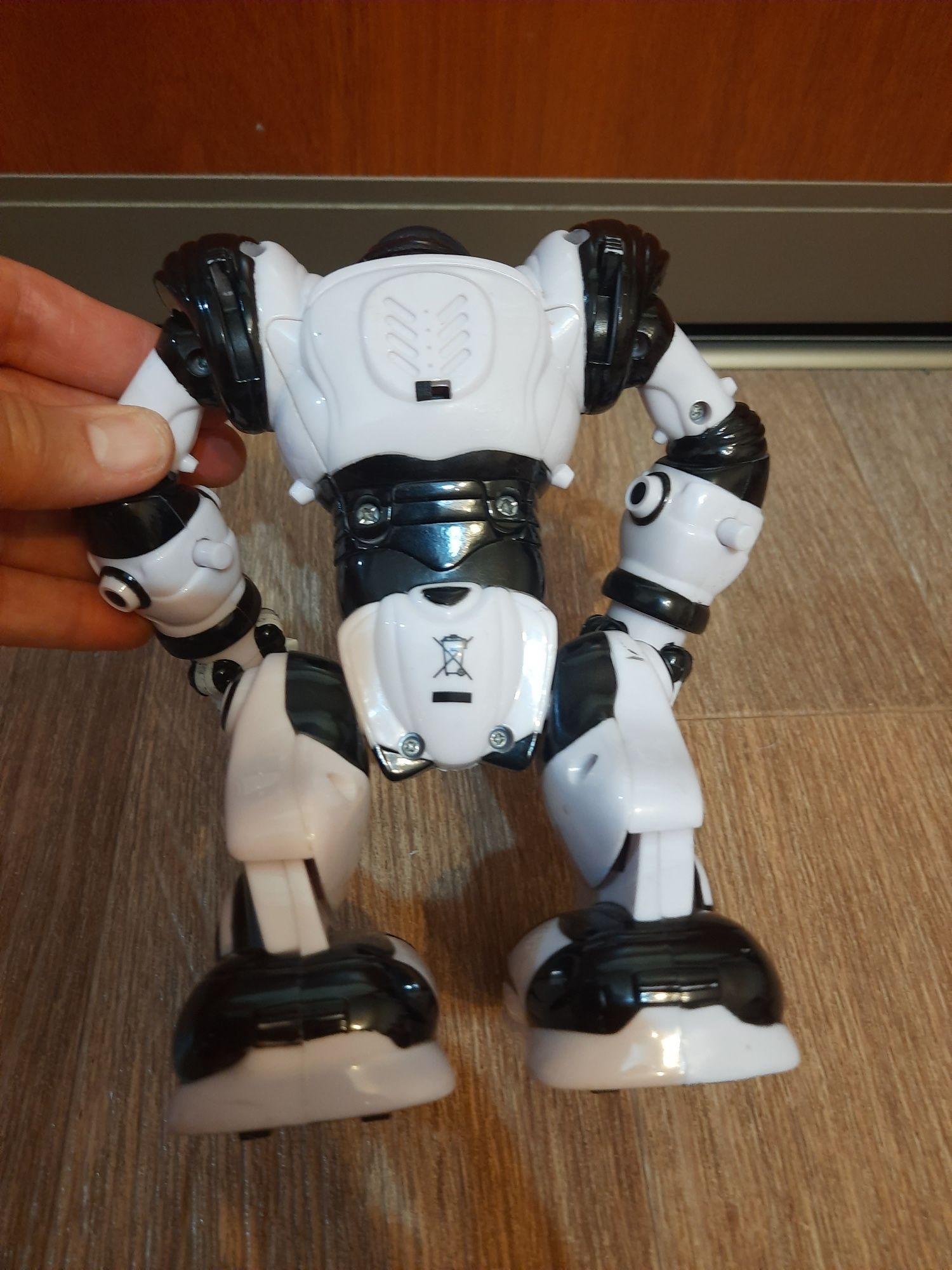 Робот WowWee mini Robosapien 18см
