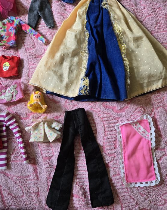 Продаю одяг на барбі