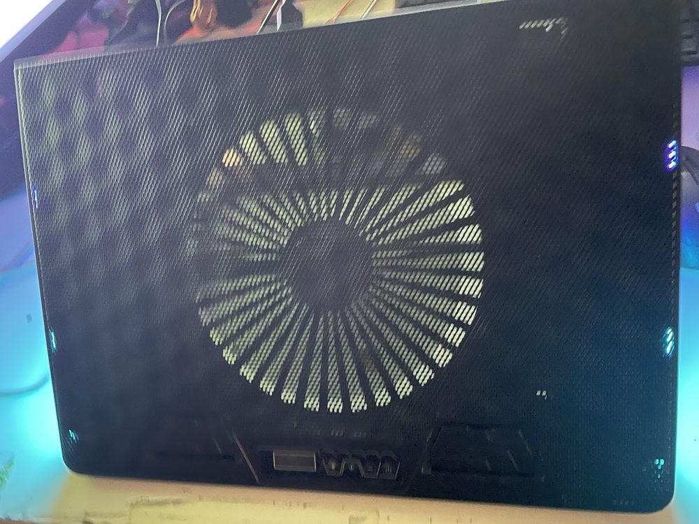 Podstawka chłodząca pod laptopa 17”