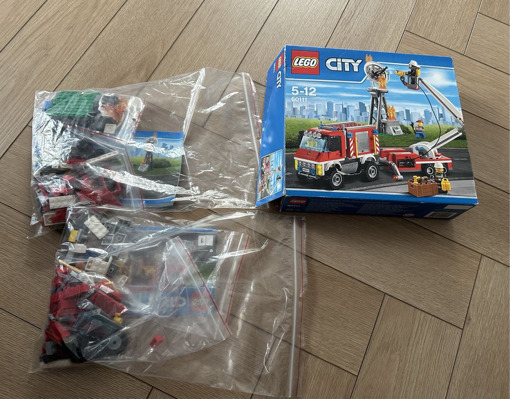Lego City remiza strażacka, straż pożarna