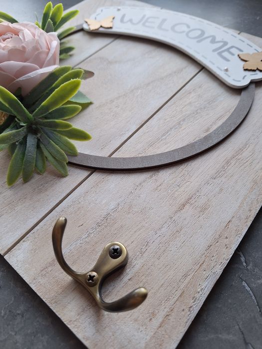 Wieszak na klucze z wiankiem shabby chic - handmade