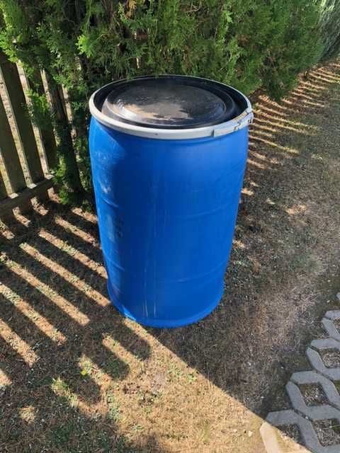 beczka na wode 200 l z zakryciem