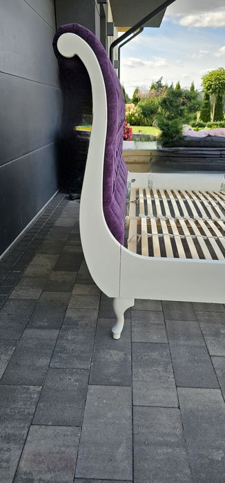 Piękne Łóżko z kamieniami Swarowskiego