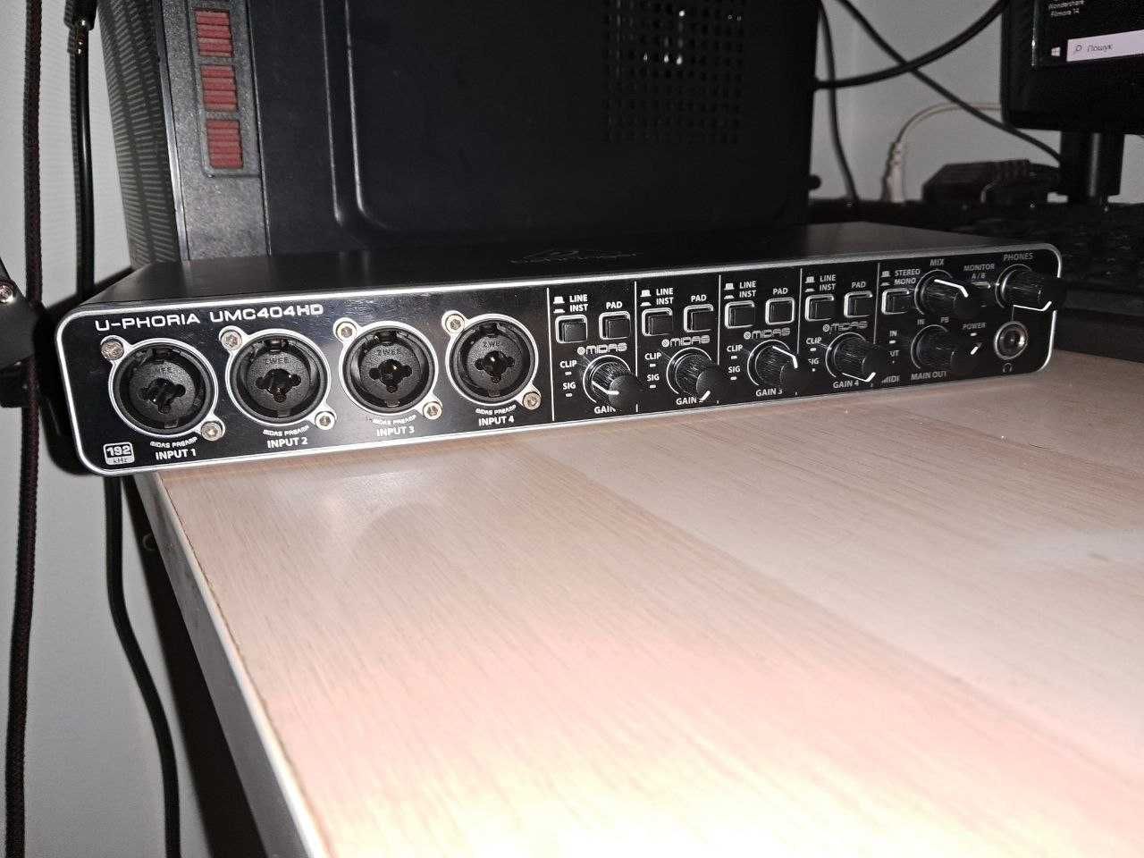 UMC404HD - Interfejs USB/MIDI 192kHz