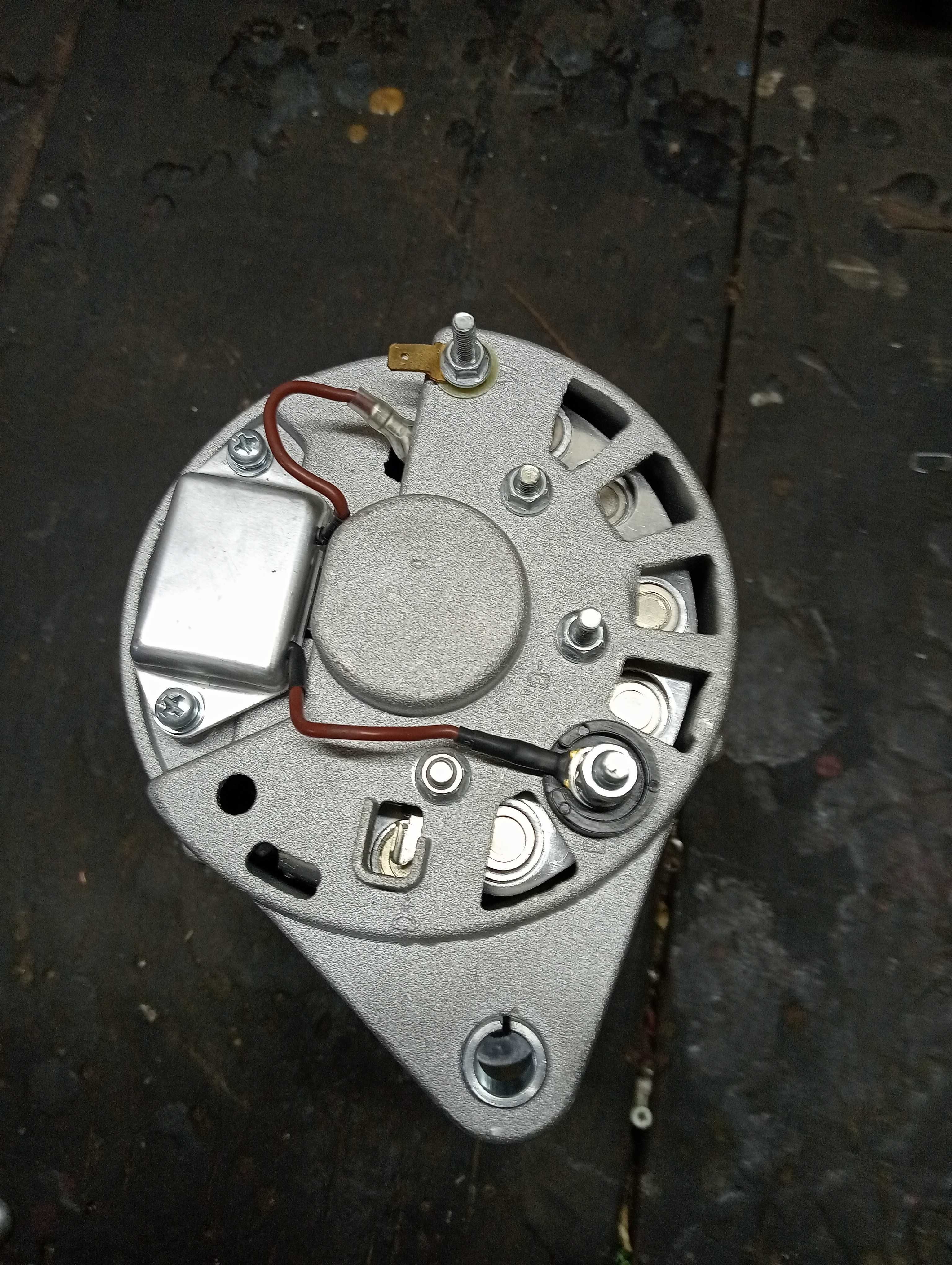 Alternator ursus c385 12v 70A