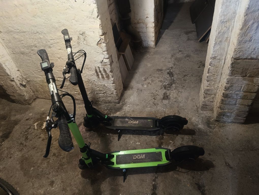 Dwie hulajnogi elektryczne DGM