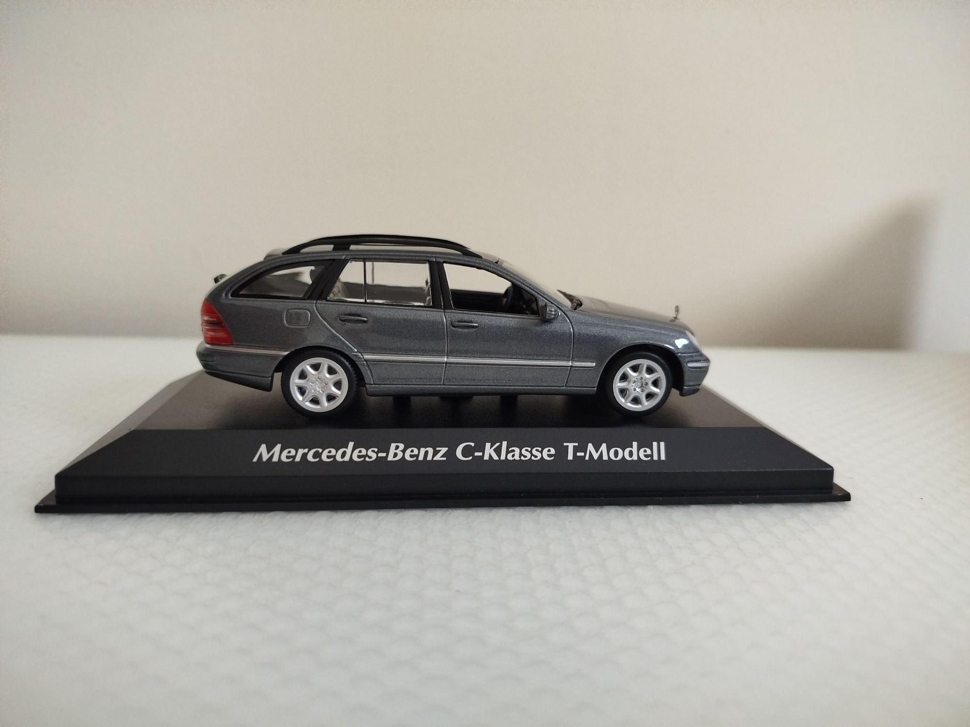 Miniatura Mercedes Classe C Estate 1/43 Nova