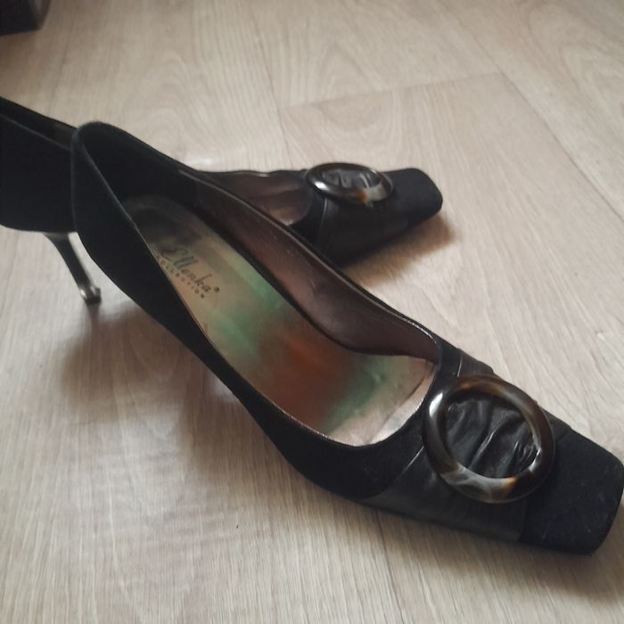 Чёрные замшевые туфли