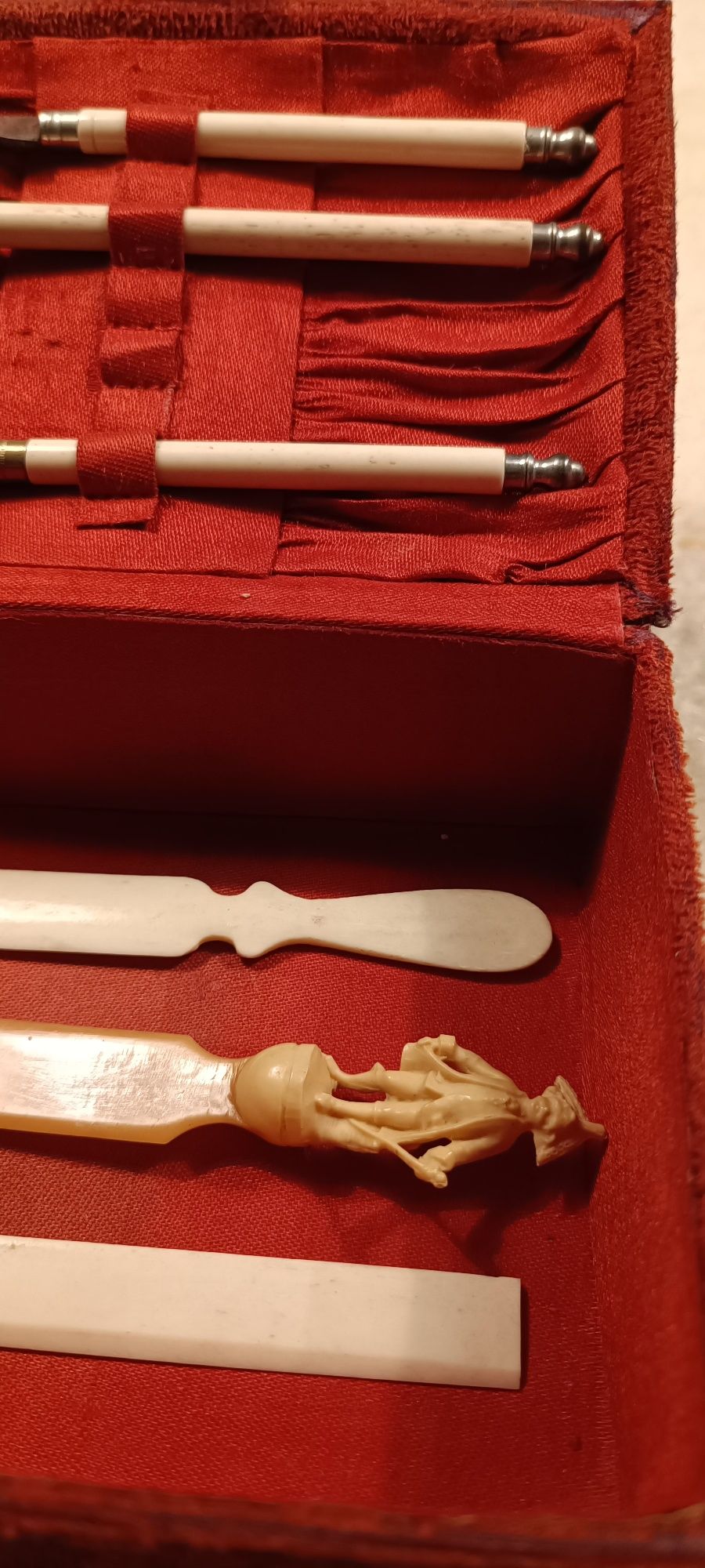 Centenário Estojo de Manicure - Séc XIX