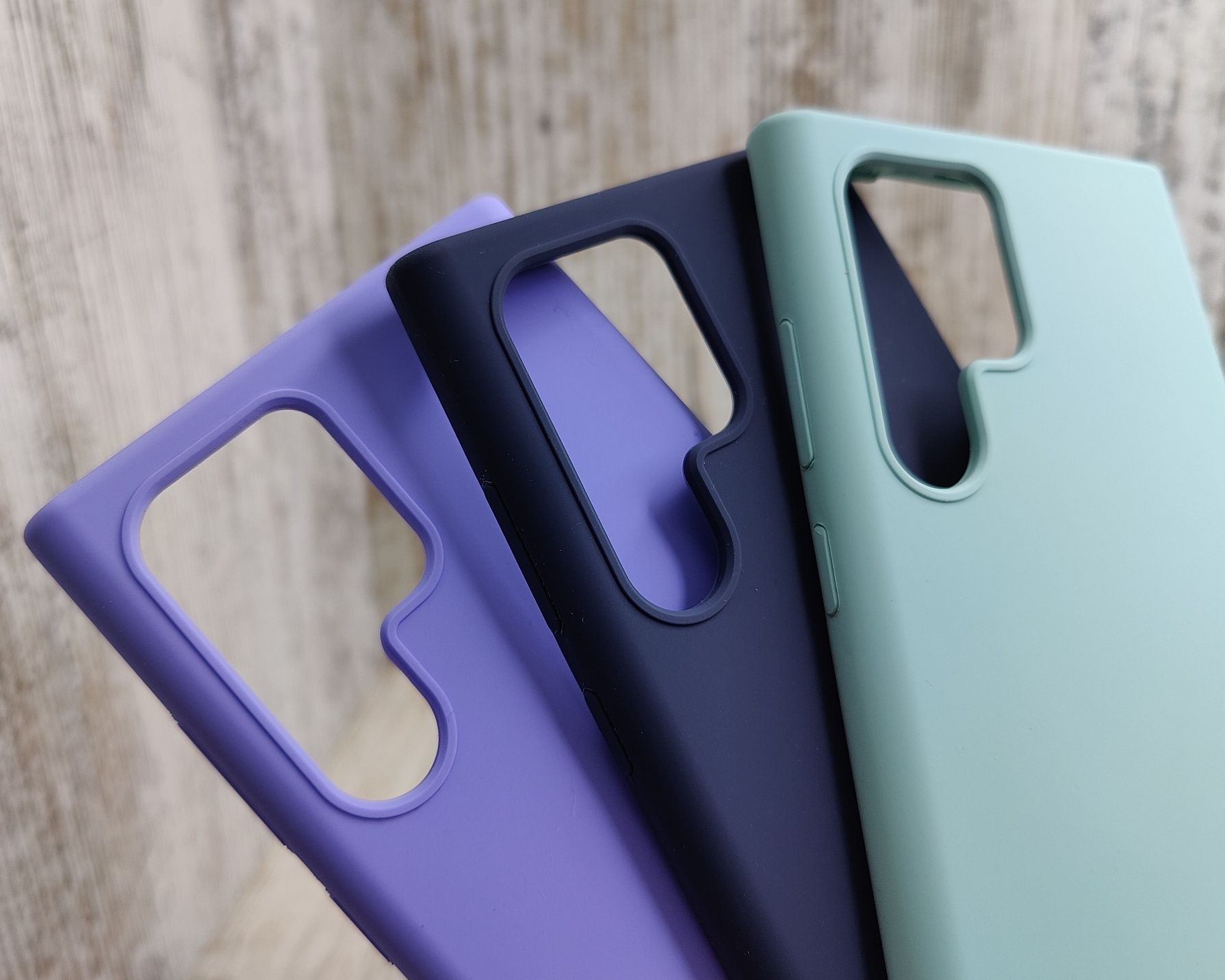 Не пачкаются! Чехол софттач Silicone Case на Samsung S22 Ultra