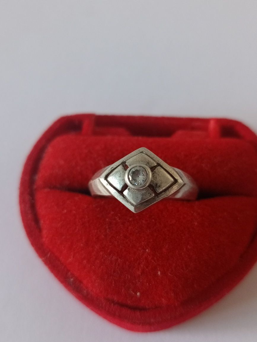 Srebrny pierścionek sześcian rozmiar 14