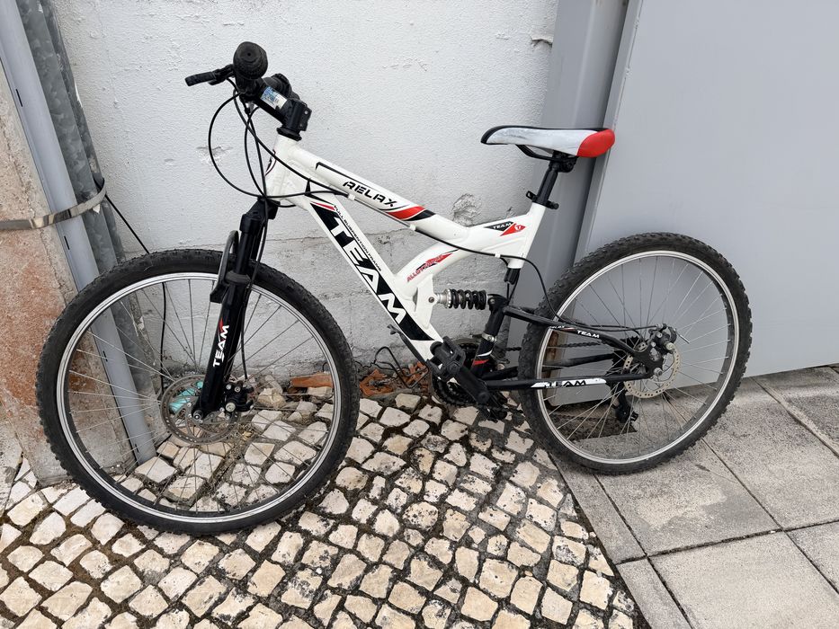 Bicicleta com pouco uso